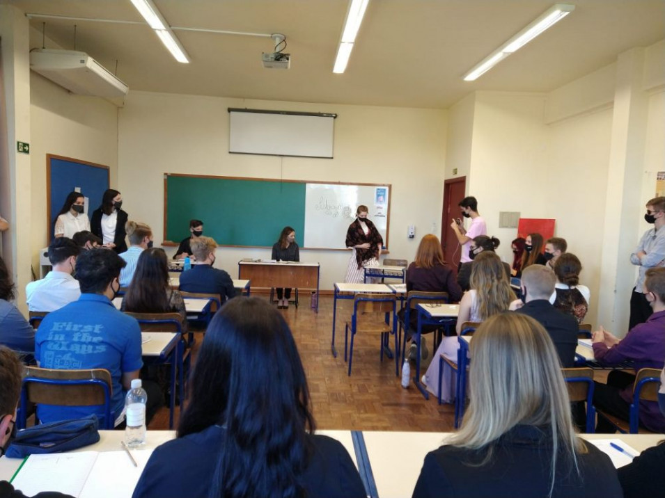 Alunos do Ensino Médio simulam julgamento sobre o livro Dom Casmurro