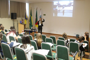 Turma de 6ºs anos tem conversa sobre a Antártica com a professora Ailim