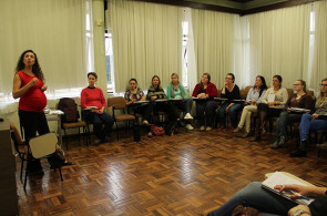 Professores participam de encontro sobre bilingualidade