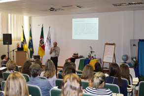 Professores participam de encontro de Formação Continuada