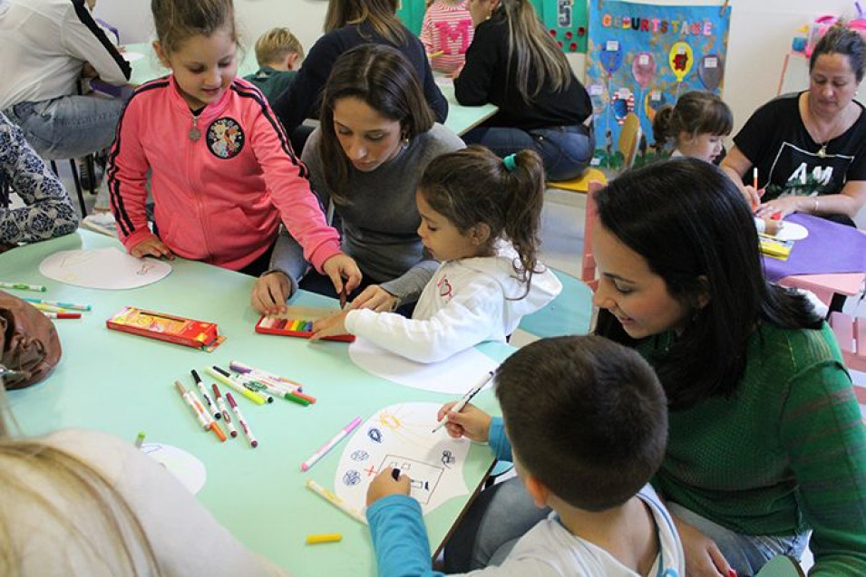 Turma do Nível 4 recebe visita das mães