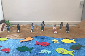 Turmas criam praia inspirada em música do Mundo Bita