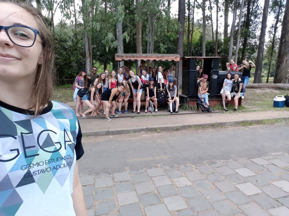 Turma do Curso Normal vai para o Zoológico