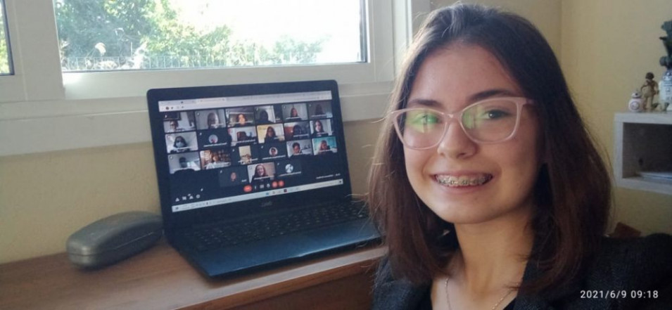 Alunas do Ensino Médio participam de evento promovido pelo colégio Humboldt