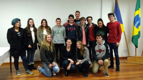 Treze alunos embarcam para o Canadá em junho