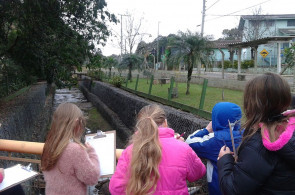 Turma dos 4os anos faz caminhada para conhecer praças de Ivoti