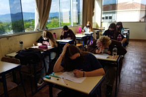 Estudantes de língua alemã realizam prova de proficiência no idioma