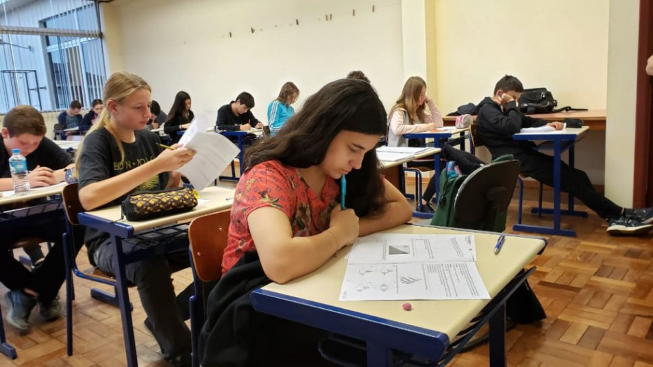 Alunos fazem simulado de avaliação diagnóstica