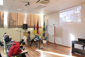 Turma do Curso Normal tem palestra sobre legislação das Araucárias
