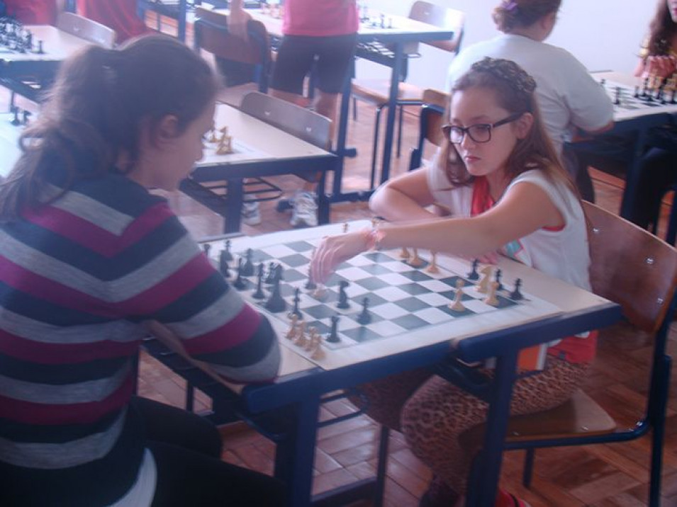 Alunos do Instituto Ivoti participam de campeonato de Xadrez