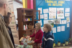 Nem a chuva atrapalhou as atividades na Feira do Mel, Rosca e Nata