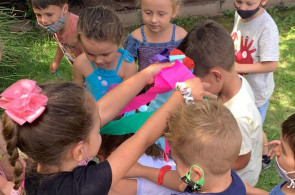 Turmas da Educação Infantil brincam de caça ao tesouro