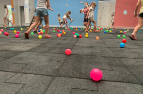 Gruppe 5 vivencia diferentes experiências na Colônia de Férias