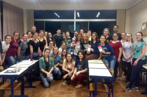 Turma do Curso Normal faz trabalho sobre surdez