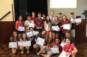 Encerramento do Ensino Médio foi com entrega de certificados