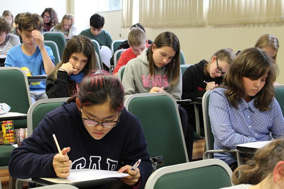 120 alunos participam da Olimpíada de Informática