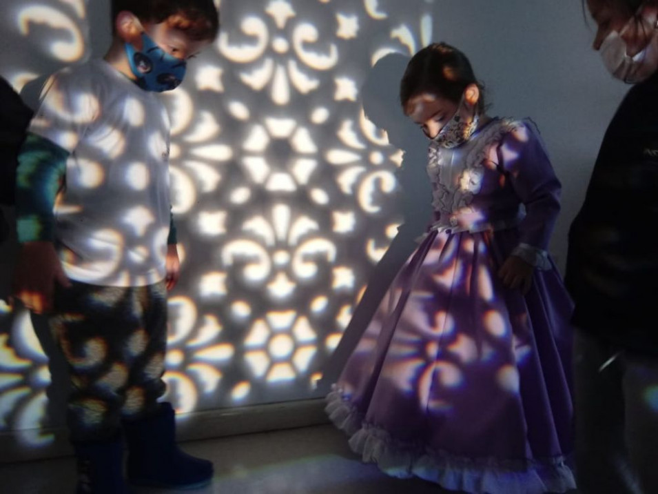 Investigações com luz e sombra: um universo a ser descoberto