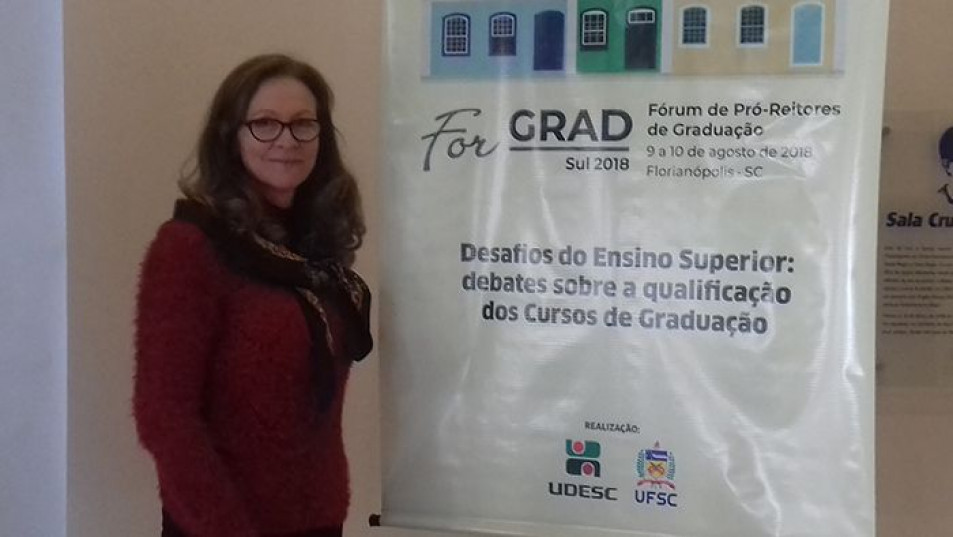 Diretora do Ensino Superior participa de Fórum de Pró-Reitores