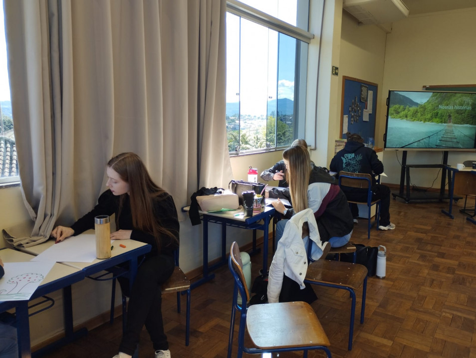 Monitores de ensino tem momento de formação no Instituto Ivoti