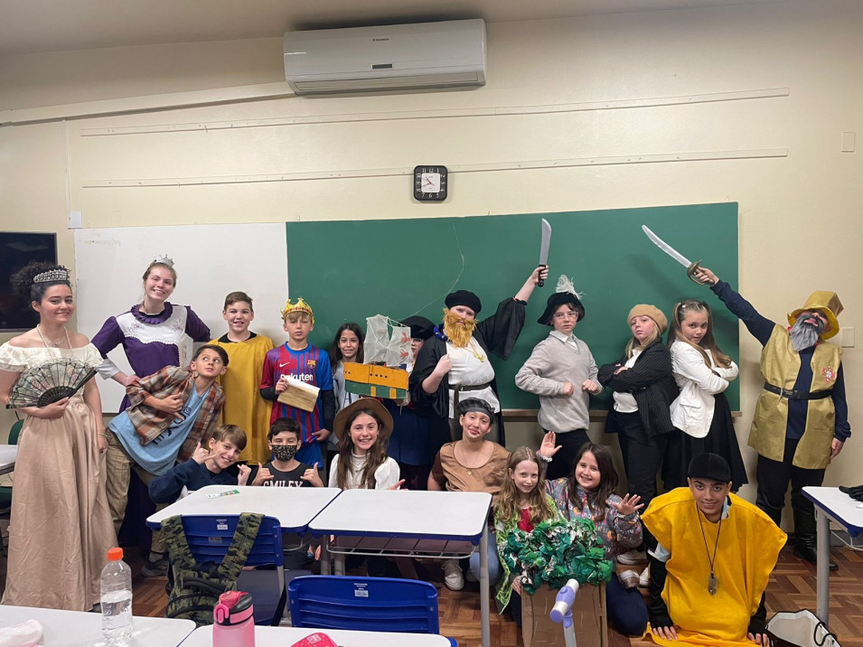 Turma do 5º ano B realiza apresentação sobre as grandes navegações em Assembleia