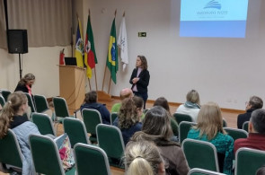Pais das turmas de 9os anos são recebidos no Instituto Ivoti para falar sobre o Novo Ensino Médio