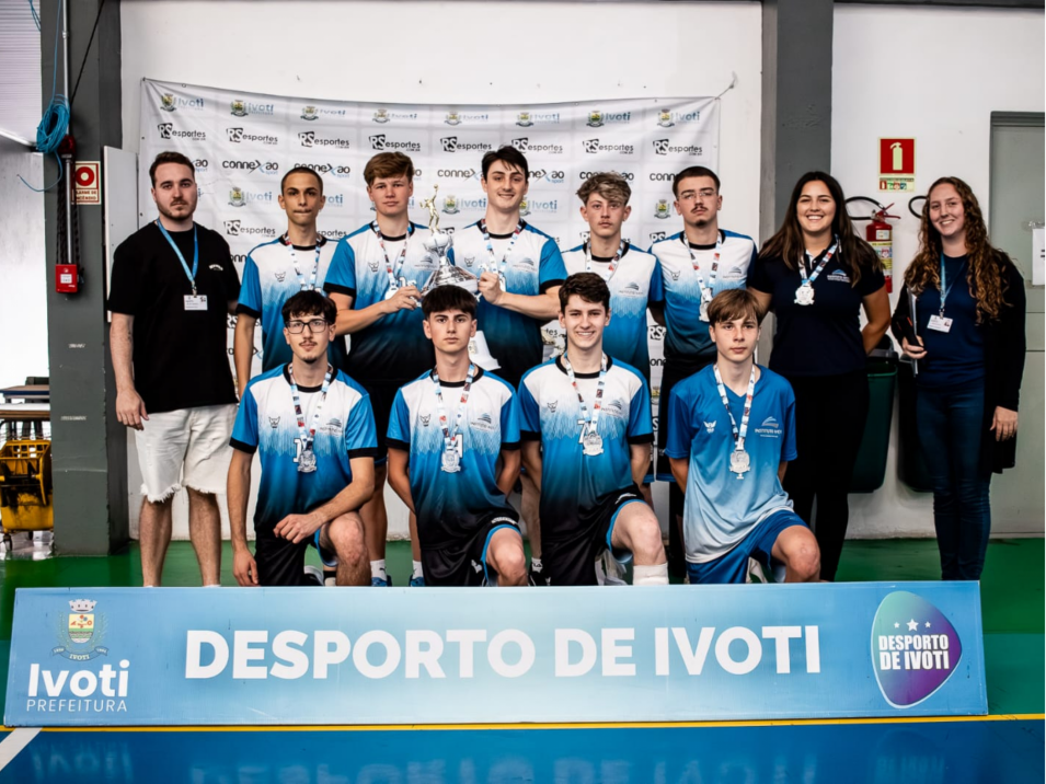 Equipe masculina do Instituto Ivoti é vice-campeã no Torneio Intermunicipal de Voleibol Adulto