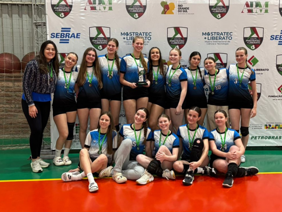 Equipe de Voleibol do Instituto Ivoti conquista o 3º lugar nos Jogos da Mostratec