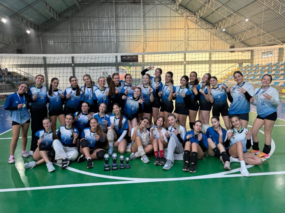 Equipes de voleibol do Instituto Ivoti encerram Torneios Municipais com excelentes resultados