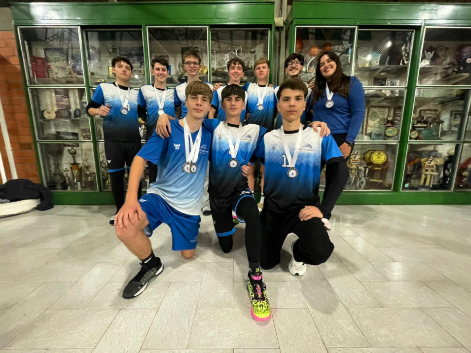 Equipe masculina do Instituto Ivoti conquista 3º lugar no Torneio Meridional de Voleibol Infantojuvenil