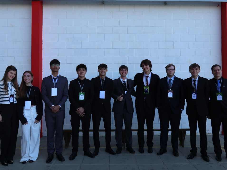 Estudantes do Instituto Ivoti participam de simulação da ONU em Curitiba