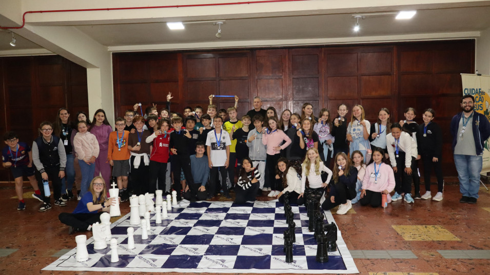 Torneio interno de xadrez reúne estudantes do Ensino Fundamental do Instituto Ivoti