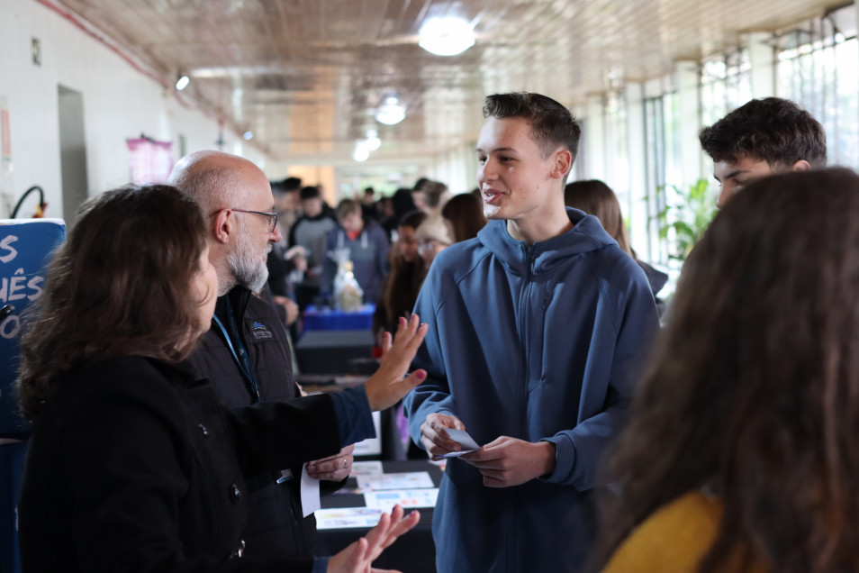 Encontro com as Profissões abre portas para o futuro dos estudantes do Ensino Médio