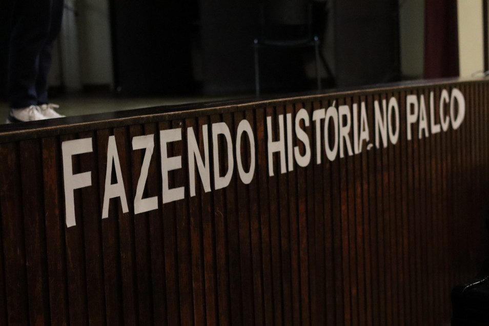 “Fazendo história no palco” reuniu estudantes dos 6° ao 9° ano