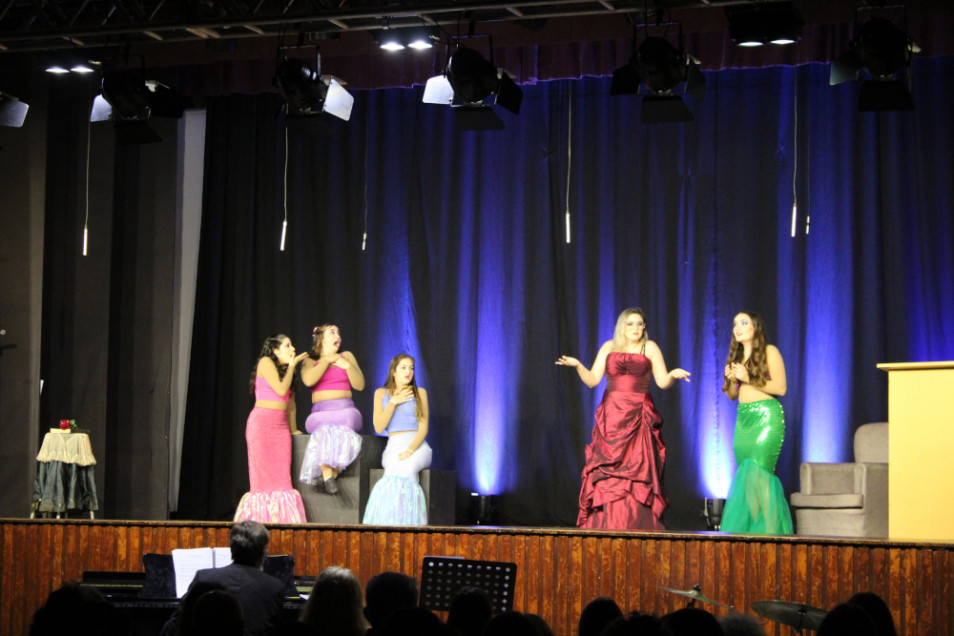 Espetáculo Cenas encerra semestre das Aulas de Canto e Técnica Vocal da Ascarte