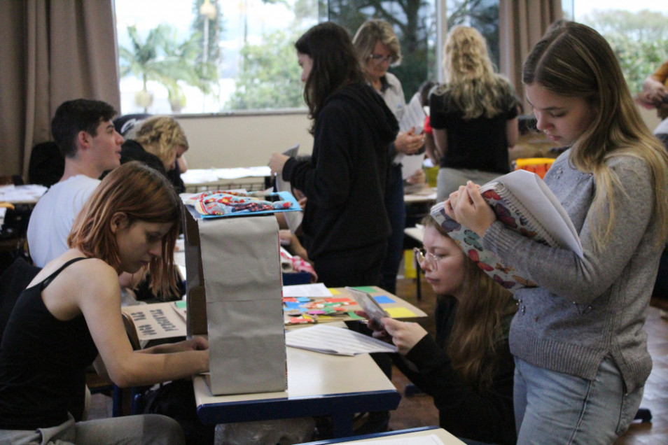 Estudantes do Curso Normal tem manhã de Seminário de Compartilhamento da Prática Pedagógica Interdisciplinar