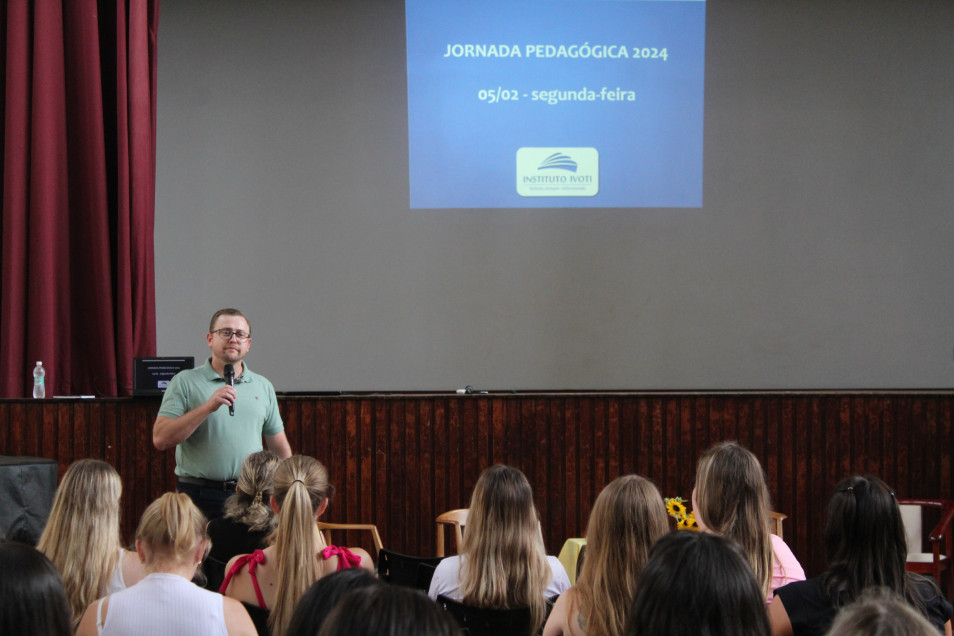 Jornada Pedagógica do Instituto Ivoti reúne educadores para formação e planejamento