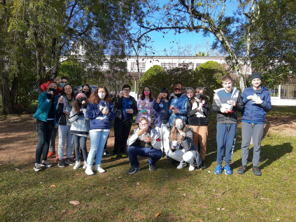 Turmas do 8º ano participam de projeto Cuidando do Ninho nas aulas de Ciências