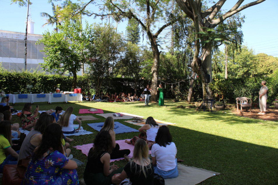 Estudantes promovem Café com o Curso Normal para confraternizar e agradecer aos municípios