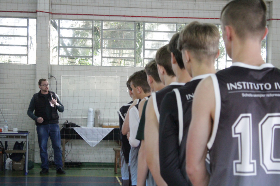Instituto Ivoti fica em 3º lugar no Torneio Meridional de Basquete Infantil