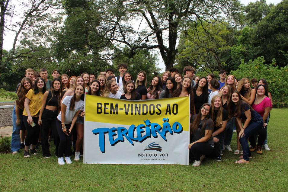 Instituto ivoti celebra o "último" primeiro dia de aula dos alunos do terceiro ano