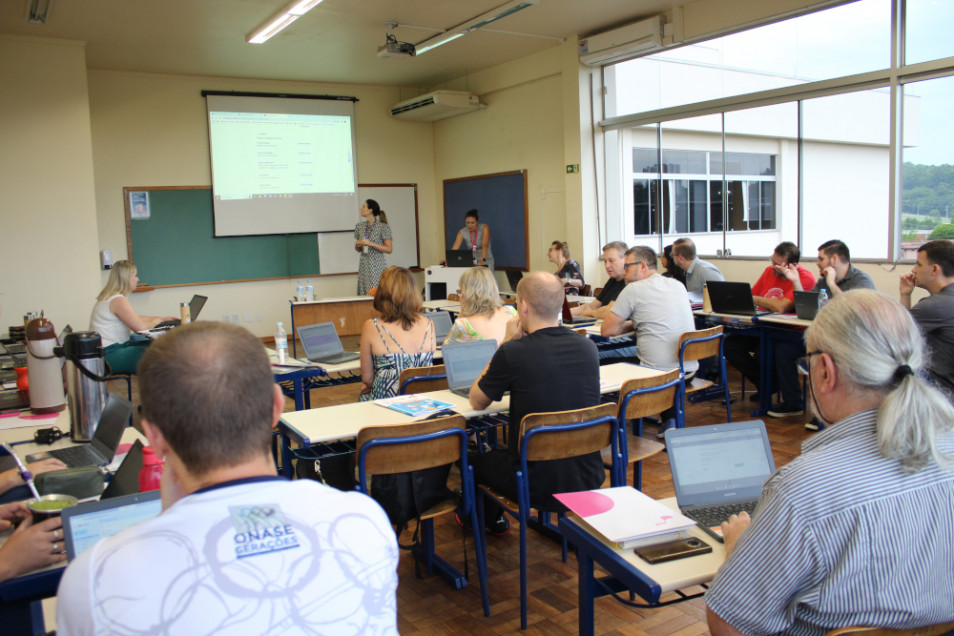 Instituto Ivoti promoveu um treinamento da Plataforma PAR para professores da Educação Básica