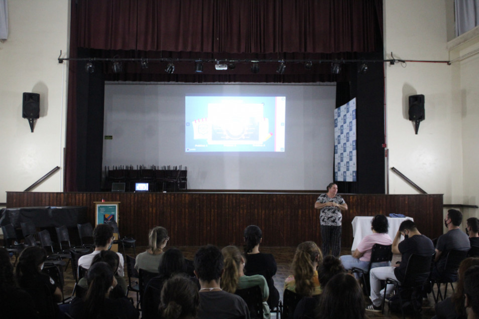Acadêmicos participam de Aula Inaugural no Instituto Ivoti