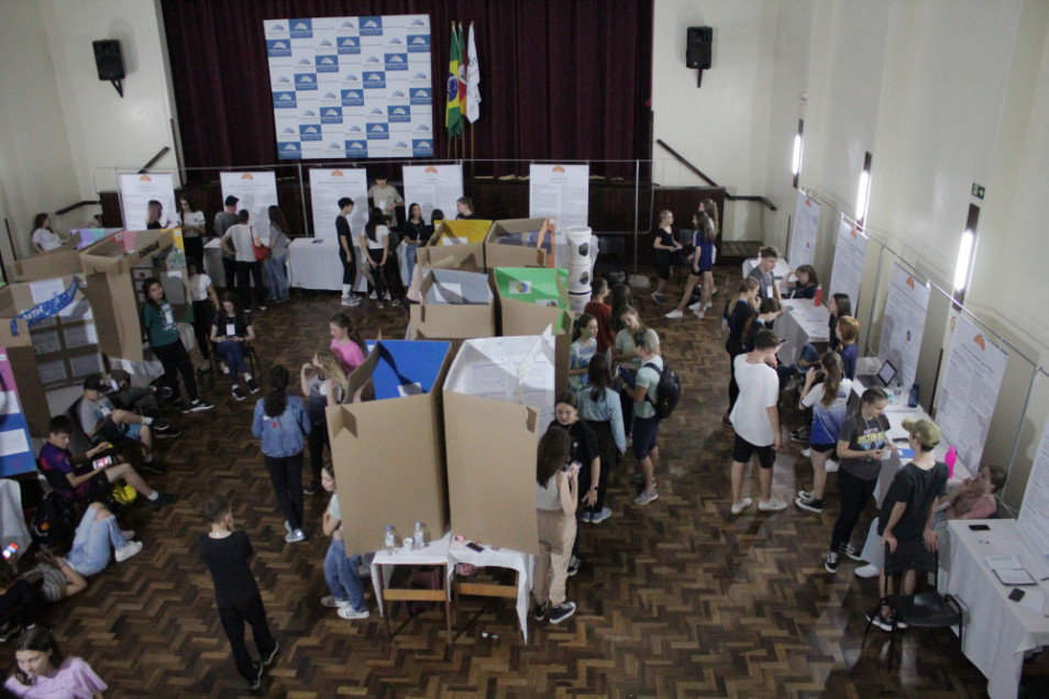 Mostra de Iniciação Científica tem trabalhos da Educação Infantil ao 9º ano do Ensino Fundamental