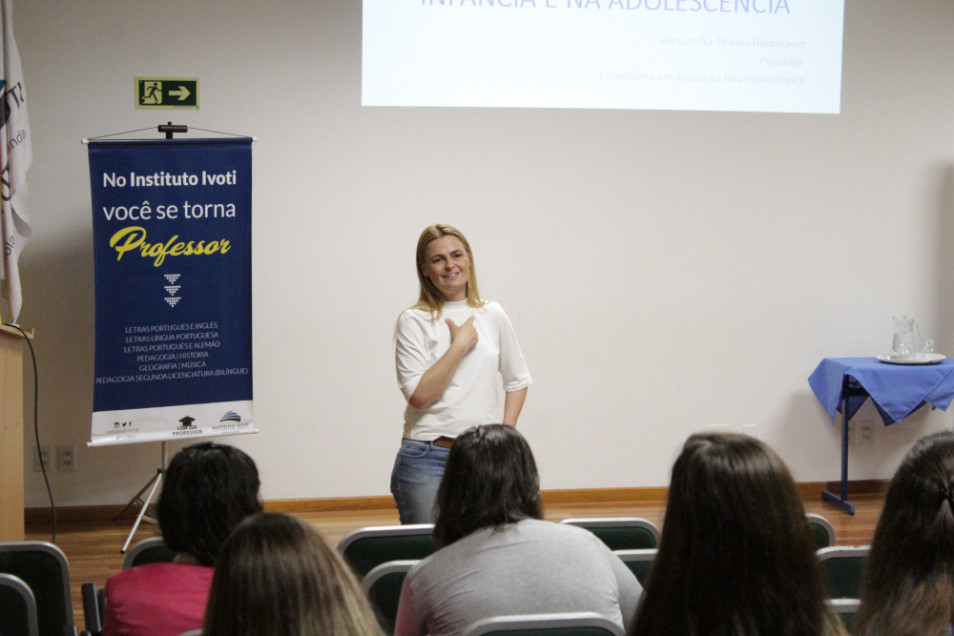 Instituto Ivoti promove aula inaugural de dois cursos de Pós-Graduação