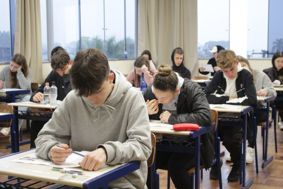 Preparativos para o ENEM tem simulado para alunos do 2º ano do Ensino Médio