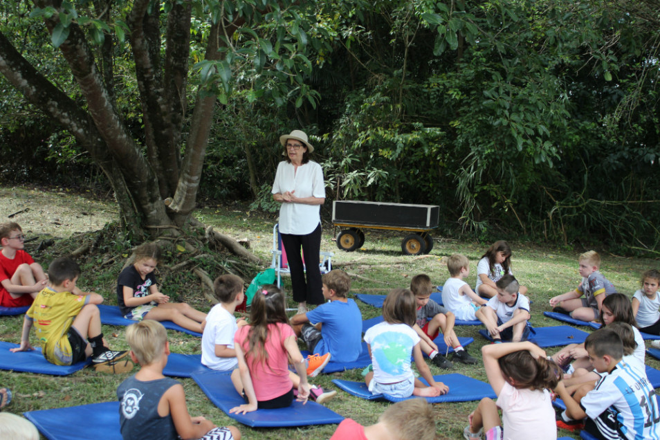 Turmas do Instituto Ivoti tem aula de sensibilização no Herbário