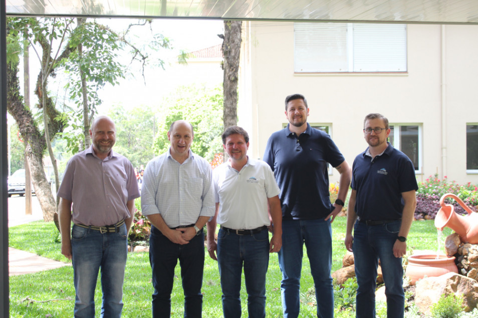 Instituto Ivoti recebe visita do deputado estadual Elton Weber