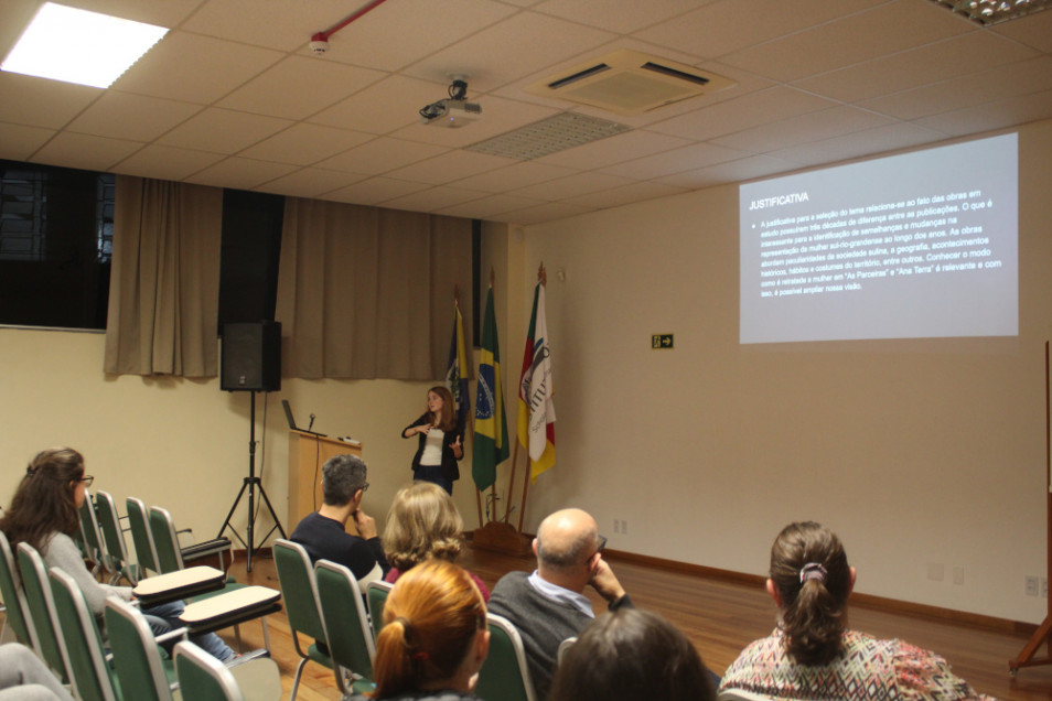 Acadêmicos apresentam trabalhos de pesquisa durante Semana Acadêmica do Instituto Ivoti