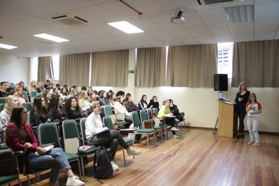 Estudantes do Curso Normal compartilham vivências em seminário avaliativo