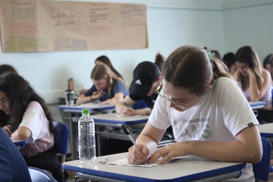Prova de proficiência de Língua Alemã é realizada por alunos do Ensino Fundamental e do NAI